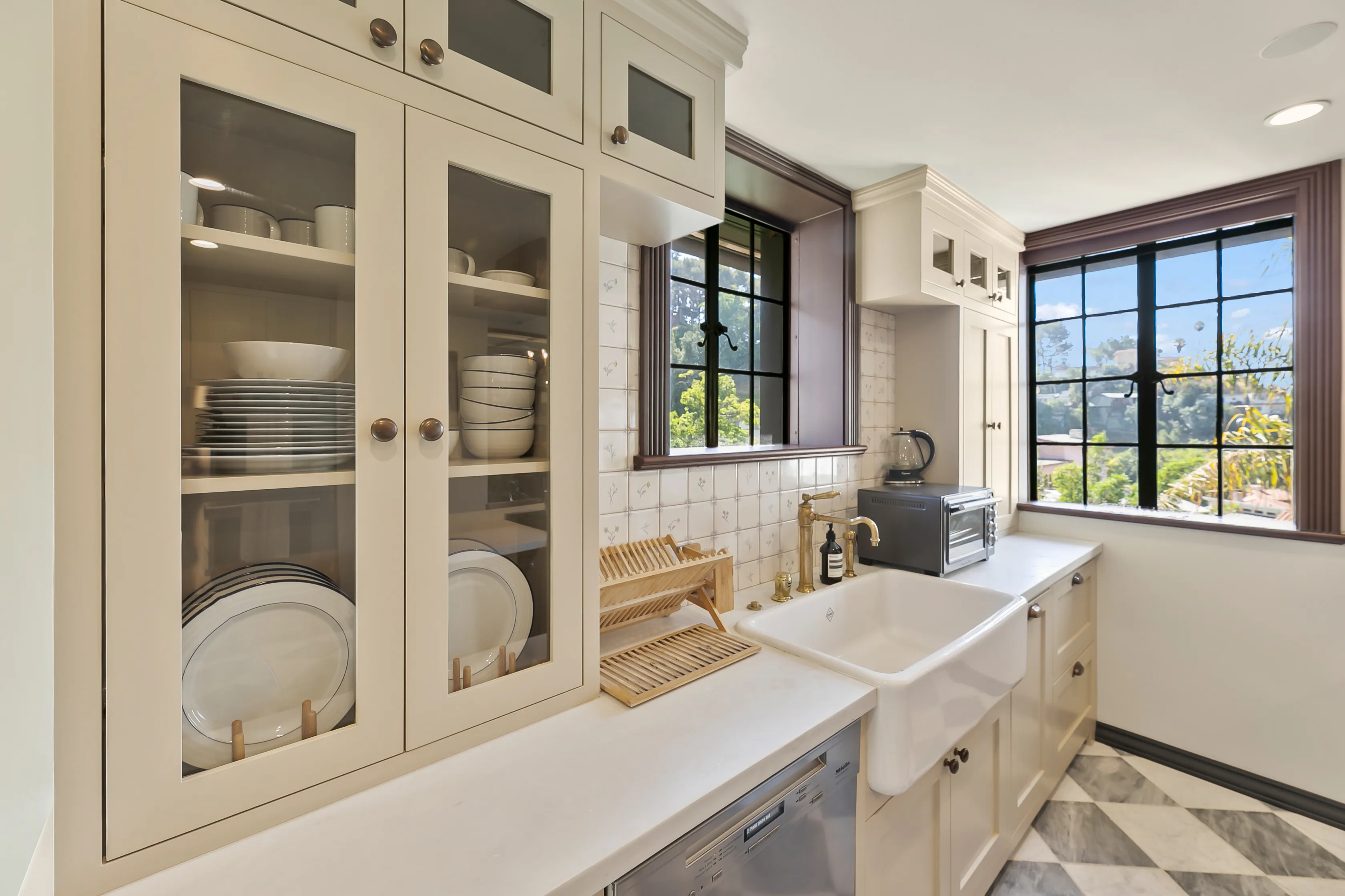 Westshire Dr Hollywood Hills renovation — finished interior view 20